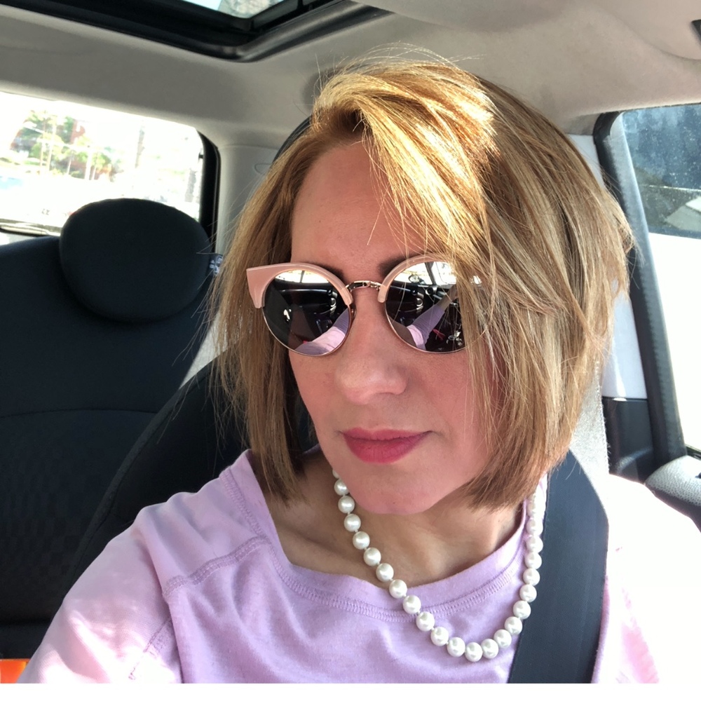 Meet your Posher, Carla